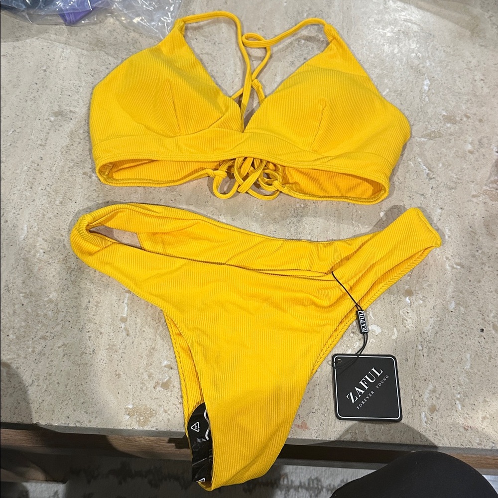 Women's Two Piece Padded Yellow Bikini Set swimming suit NWT‎ Size L